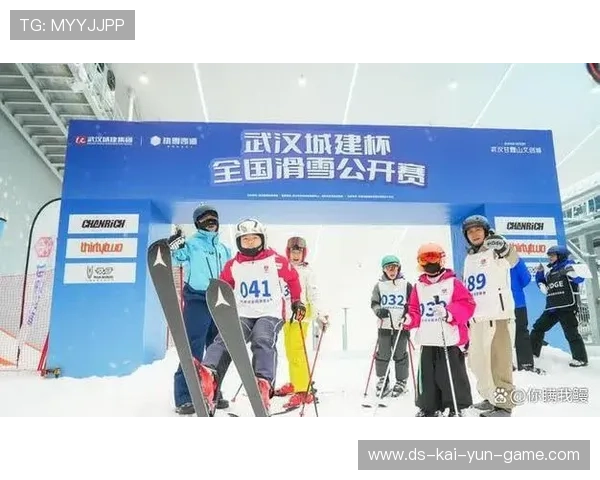 冰雪赛事：滑雪分站赛提前开启冬季赛季热身，滑雪比赛赛道